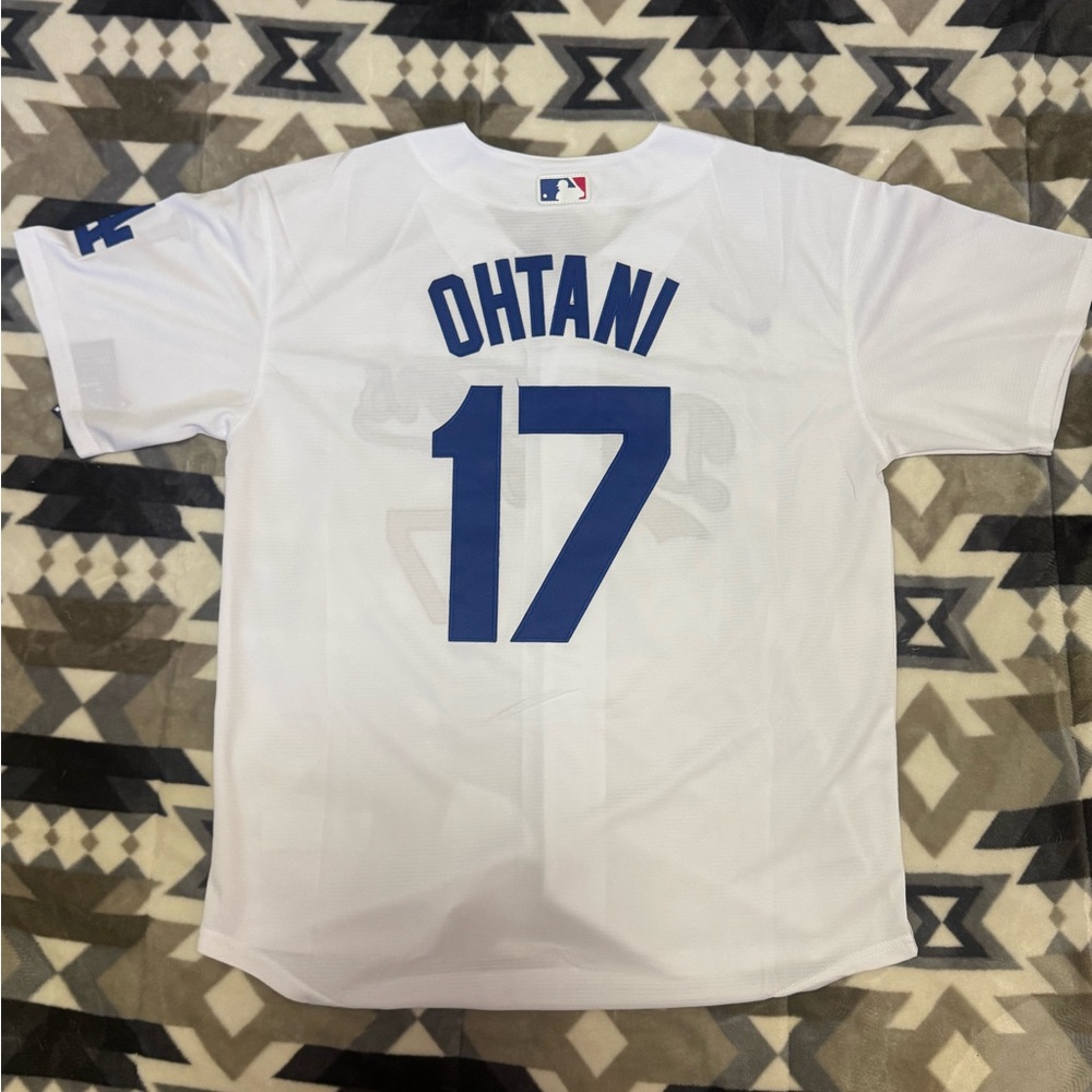 Shohei Ohtani Stitched Dodgers Jersey - Picture 2 of 2